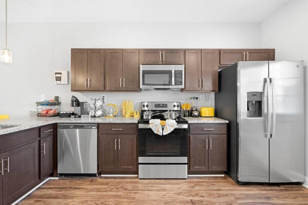 Make Lemonade In Luxury W King Bed And Free Parking Plus 40 Minutes To Nashville 클락스빌 외부 사진